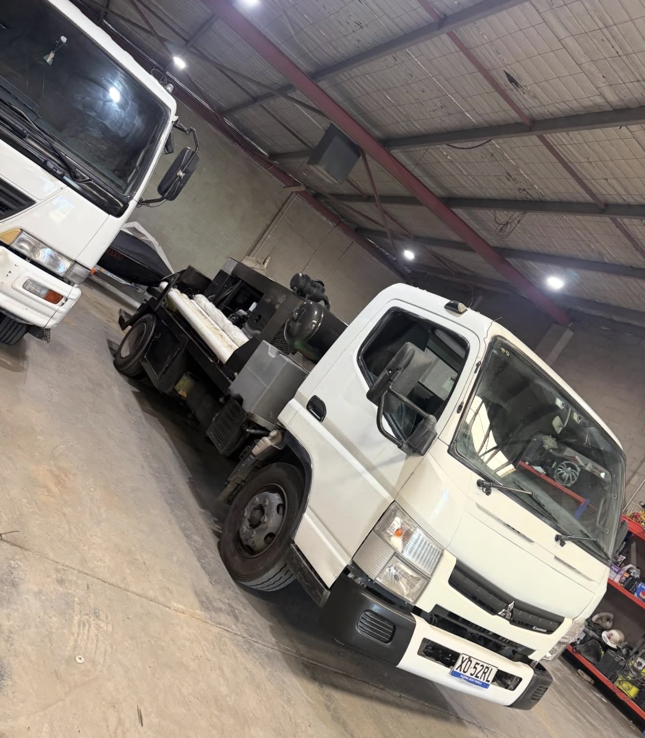 Mitsubishi Canter pump truck